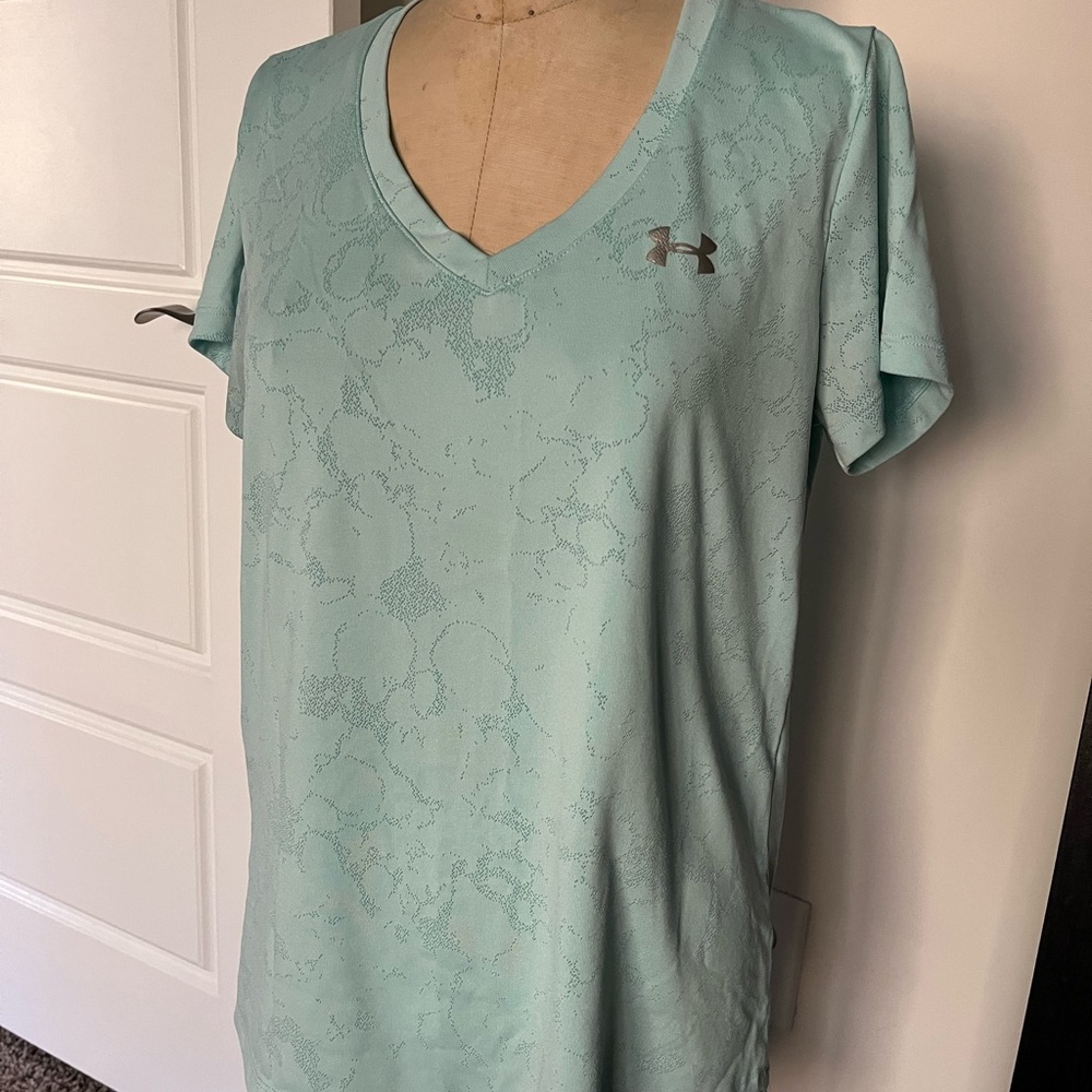 Under Armour Women's Aqua Patterned V-Neck Tee